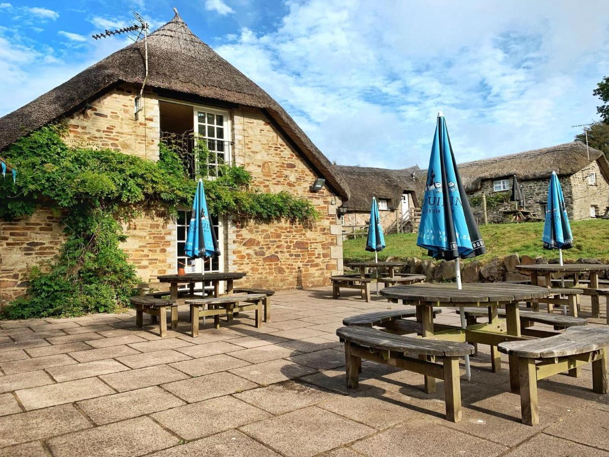 Bearslake Inn Bridestowe Exteriör bild